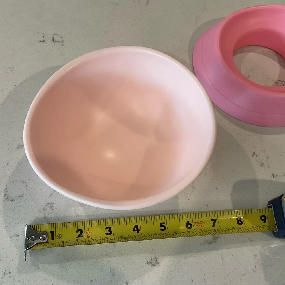 Pet Bowl, Cat/Dog feeder, Non-Slip Bottom Plastic Pet Bowl Pink in Color